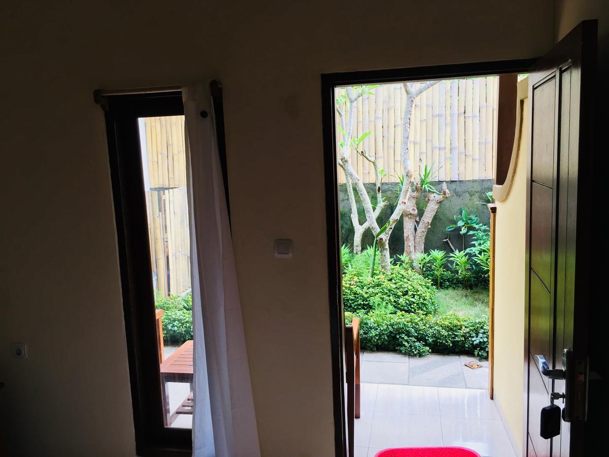 Yudhist Guest House Lembongan Exterior photo